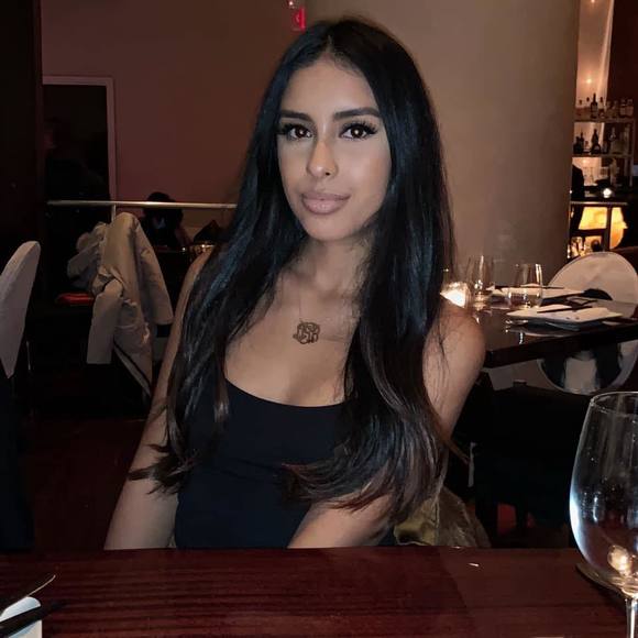 Meet your Posher, Danielle - Picture 1 of 1